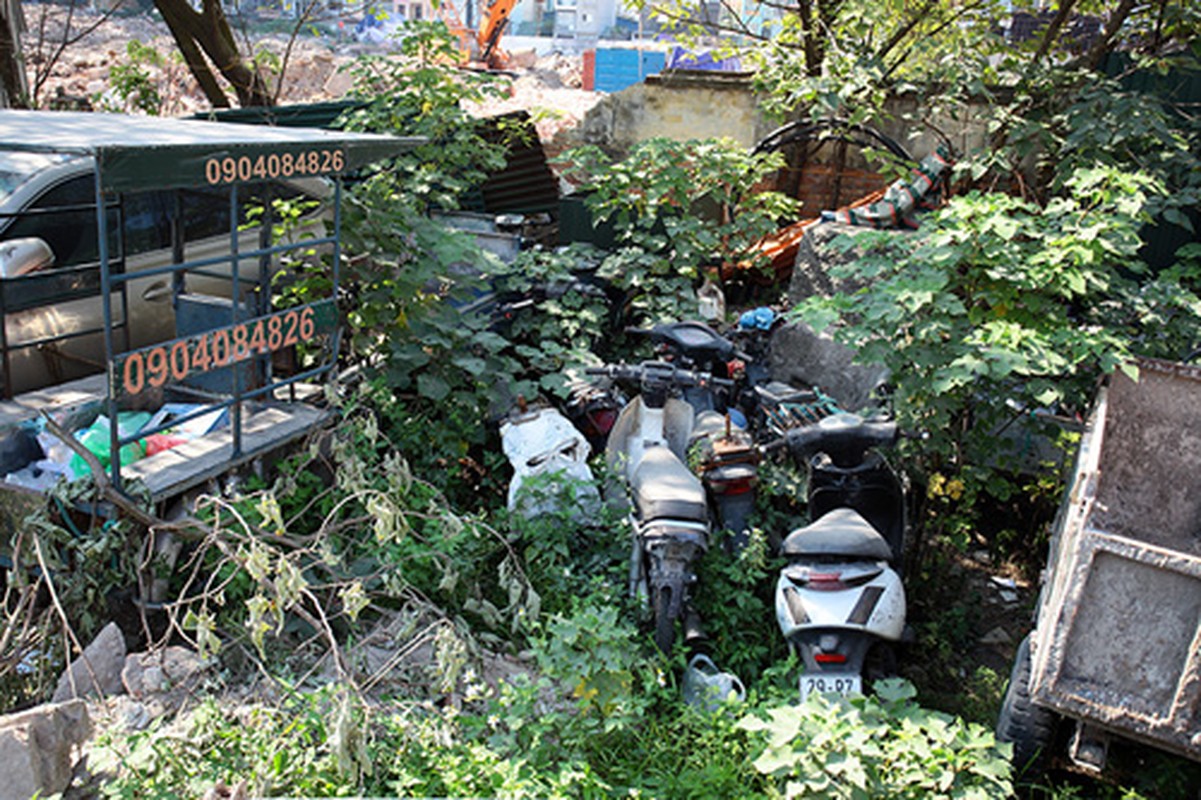 Hang tram oto, xe may bo hoang thanh sat vun o Ha Noi-Hinh-2